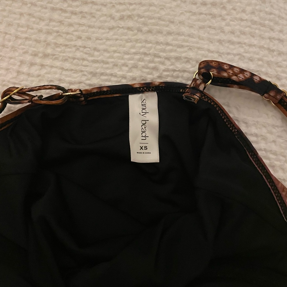 One piece bikini - Picture 3 of 3